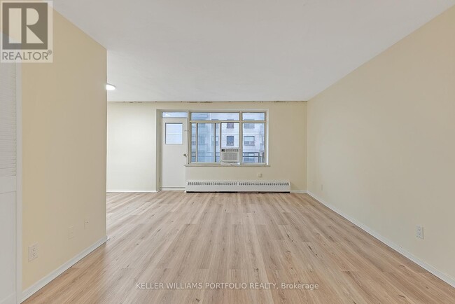 Building Photo - 825 Kennedy Rd