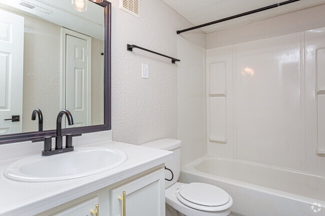 1BD, 1BA - 709SF - Lumiere