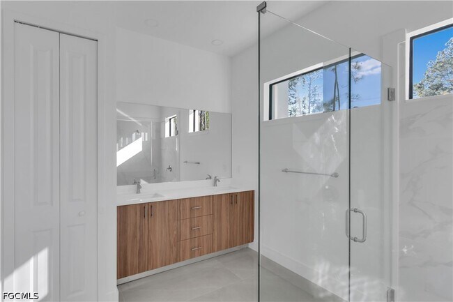 Building Photo - 2613 39th St W