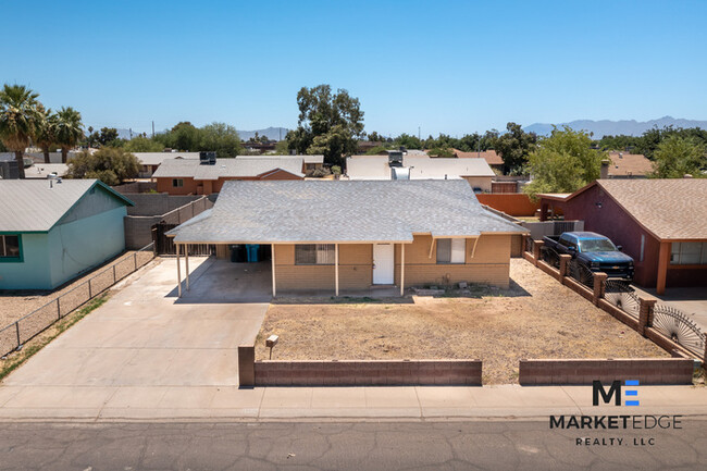 Foto del edificio - 2Bed/1Bath at 75th/Camelback! Ready for Im...
