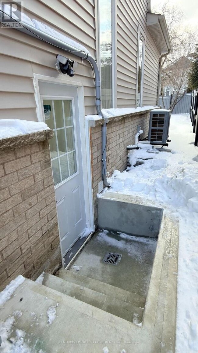 Building Photo - 18 Lighthouse St