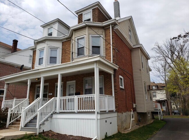 Foto del edificio - 411 Berwyn Ave