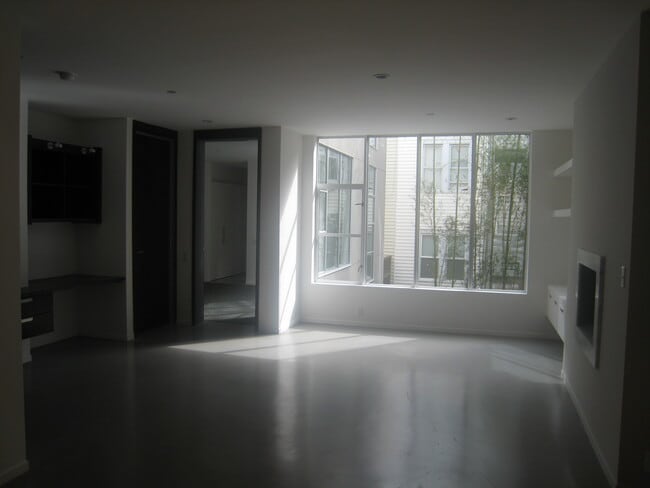 Living room - 520 Chestnut St