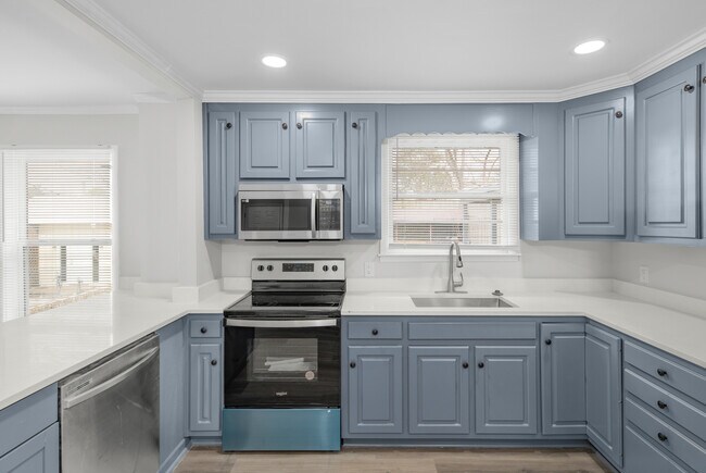 Foto del edificio - 3802 McEwen Dr NW