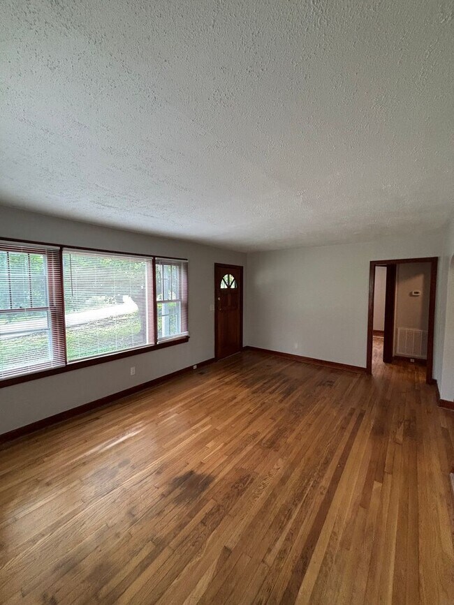 Photo - Newly Renovated!!! House