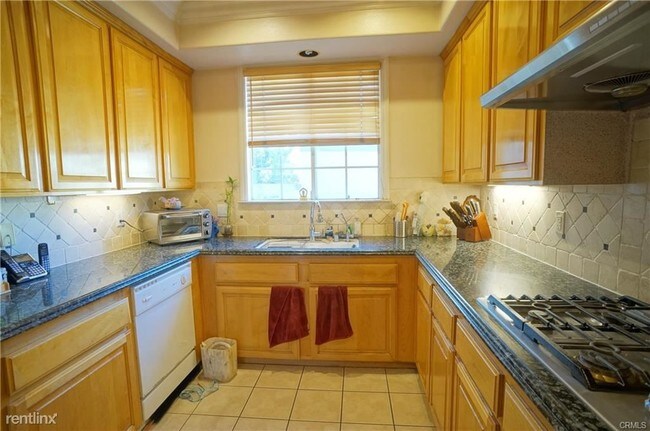 Building Photo - 4 br, 3 bath Condo - 417 California St Unit D