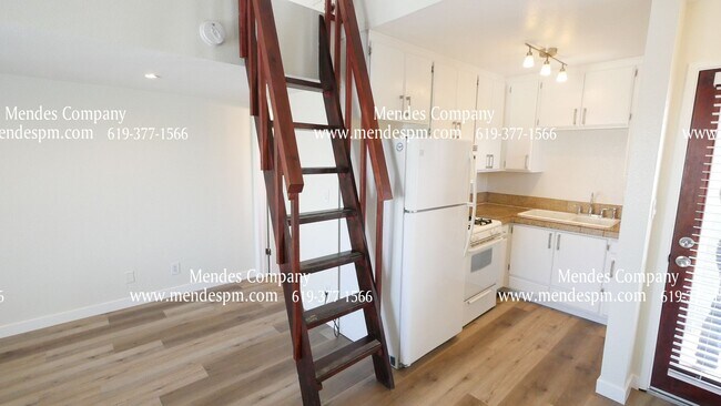 Building Photo - Fantastic Studio Located in the Heart of U...