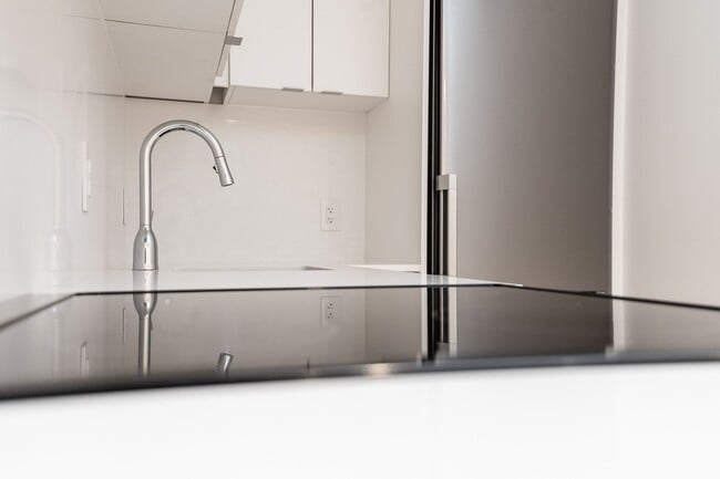 Building Photo - 110 Oriole Pkwy