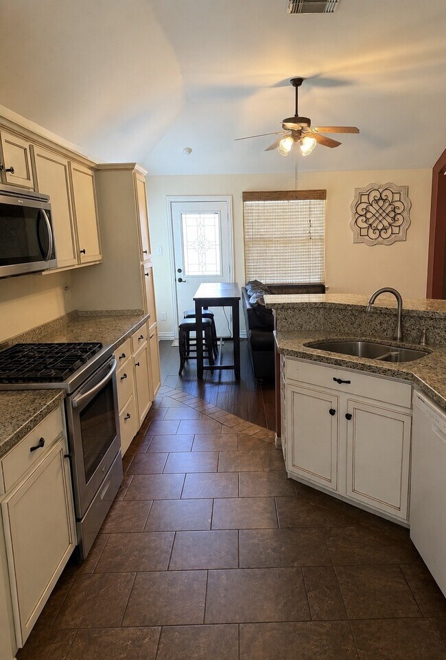 Building Photo - 32515 Rosella Ln