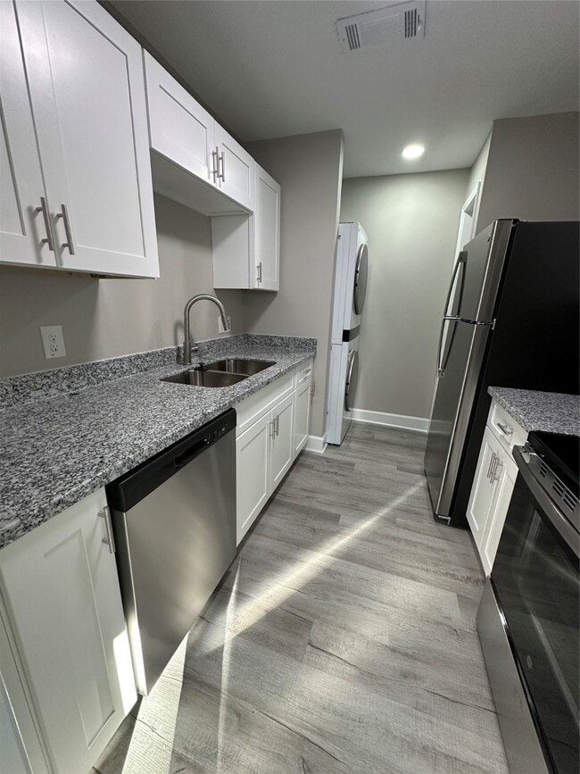 Foto del edificio - 9707 Richmond Ave.