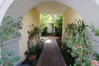 Building Photo - 9066 Shoreham Dr