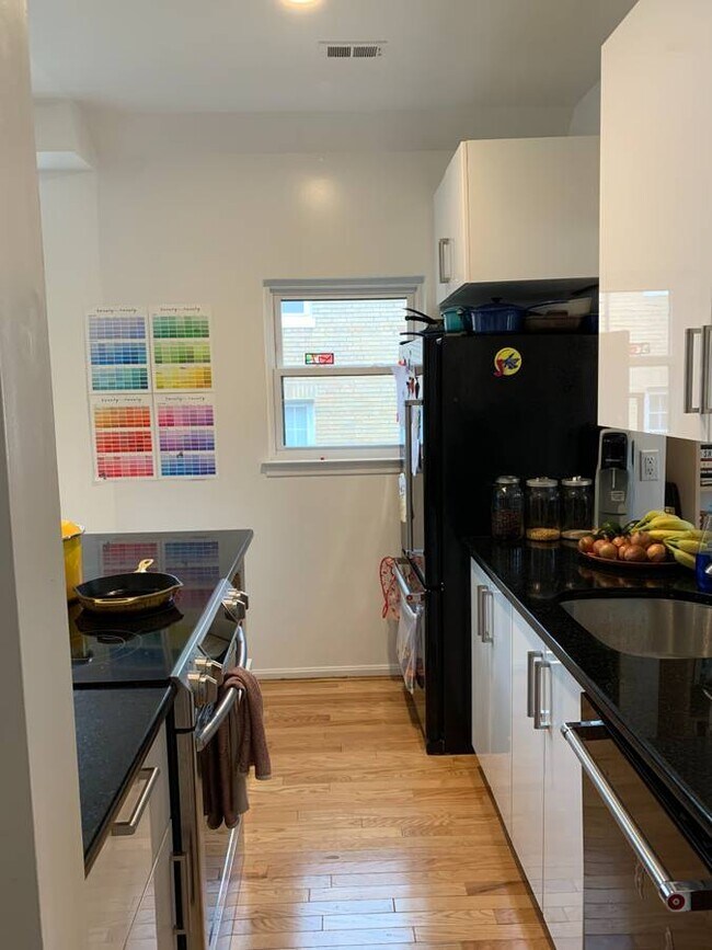 Foto del edificio - 408 Cedar St NW