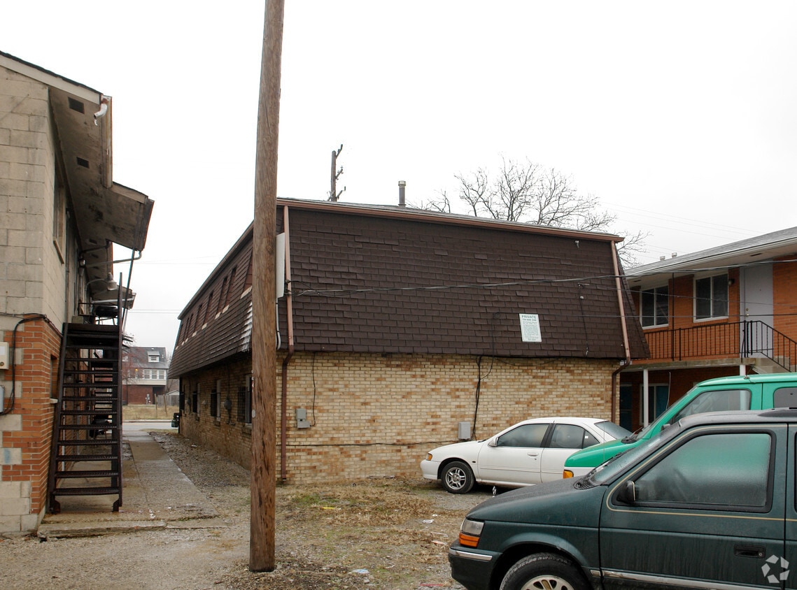 Building Photo - 235 Hamilton Ave