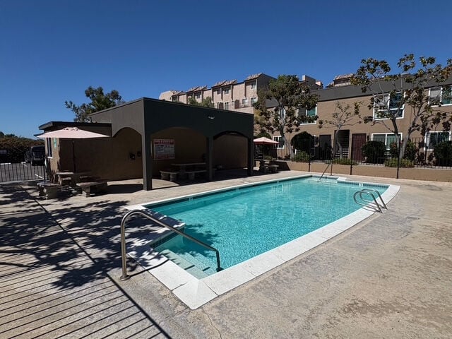 Building Photo - Pinewood Apartments