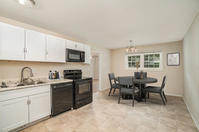 Building Photo - 3422 Fir Tree Ln