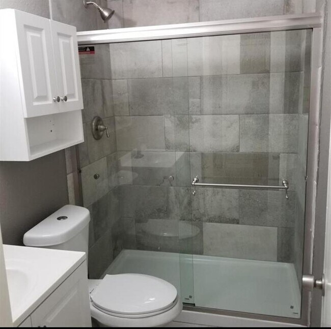 Foto del edificio - 5636 Birchmont Dr