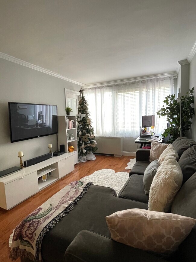 Foto del edificio - 1330 New Hampshire Ave NW