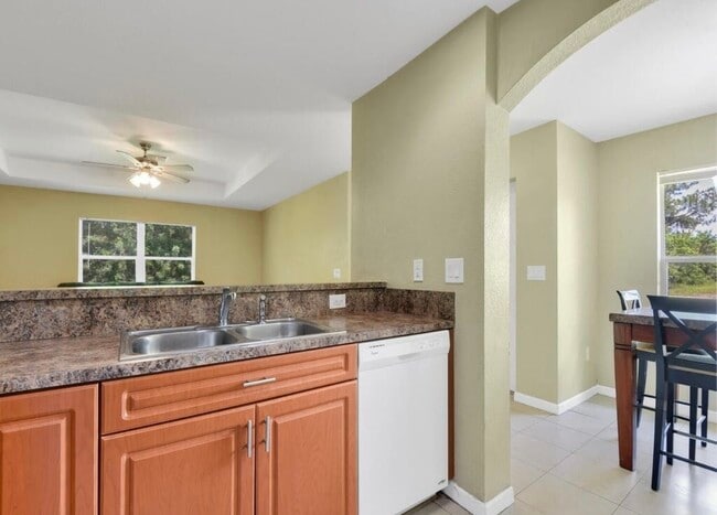 The kitchen - 224 Homer Ave S