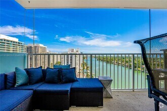 Building Photo - 5838 Collins Ave