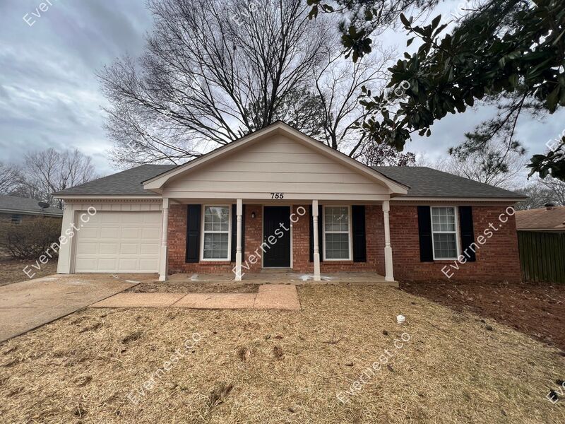 Foto principal - 755 Charter Oak Dr