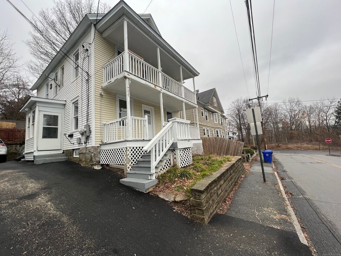 14 Culvert St Unit 1, Torrington, CT 06790 Room for Rent in