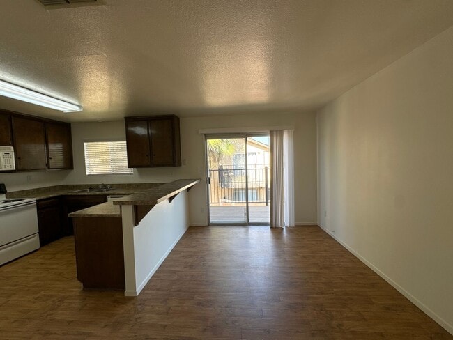 Building Photo - 4508 Maybrook Ave