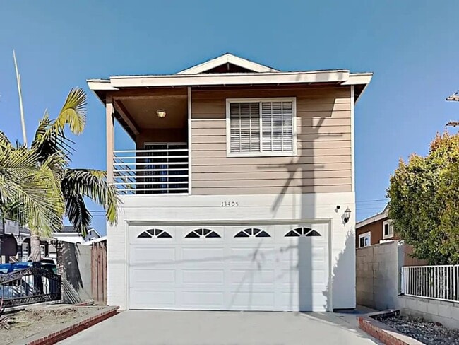 Building Photo - 13405 Bixler Ave