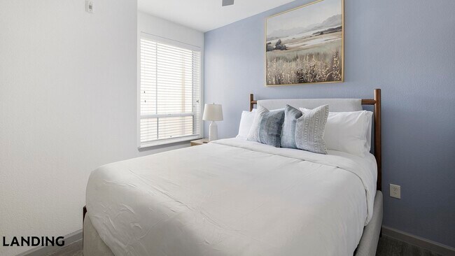 Building Photo - 1001 S Center St