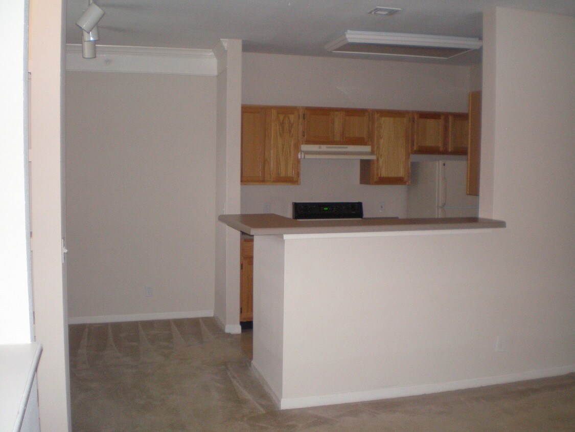 Kitchen and Dinning area - 823 N Mur-Len Rd
