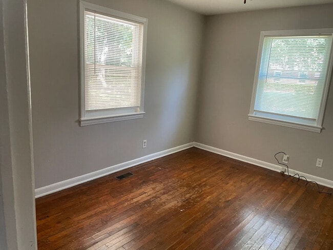 Building Photo - Room in House on Old Monroe Rd
