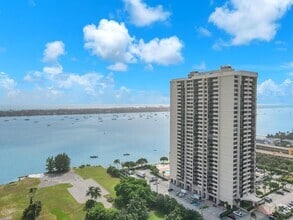 Building Photo - 5600 N Flagler Dr