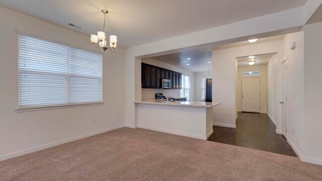 Foto del edificio - 3 Bedroom, 2-bathroom ranch in desirable Whisper Creek!  Available June 1st !!