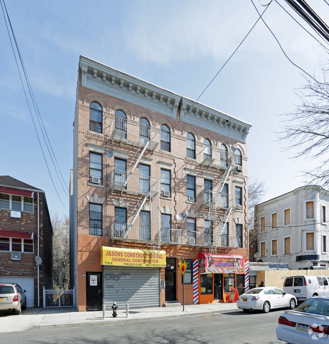 Building Photo - 719 E 213th