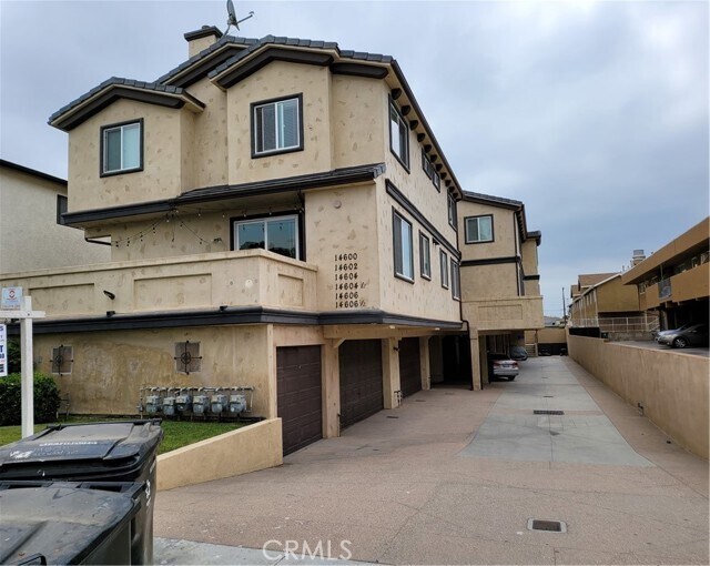 Foto principal - 14602 Eastwood Ave