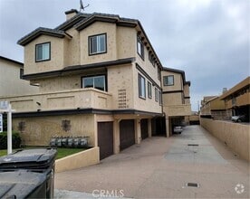 Building Photo - 14602 Eastwood Ave