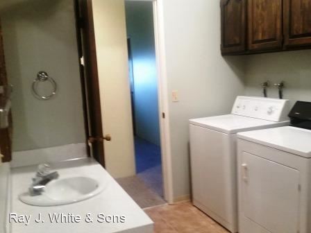 Building Photo - 2 br, 1 bath House - 820 3RD ST