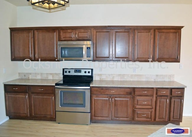 Building Photo - 7100 Tree Line Ave NW