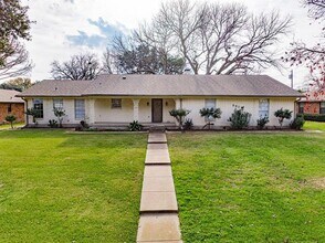 Building Photo - 3317 Bouvier St