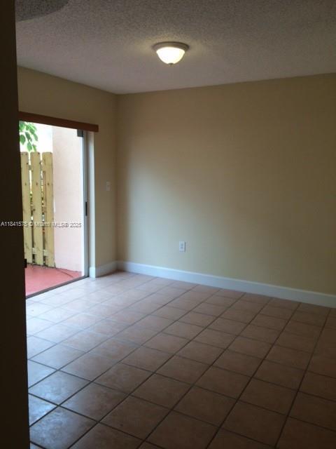 Building Photo - 210 Riviera Cir