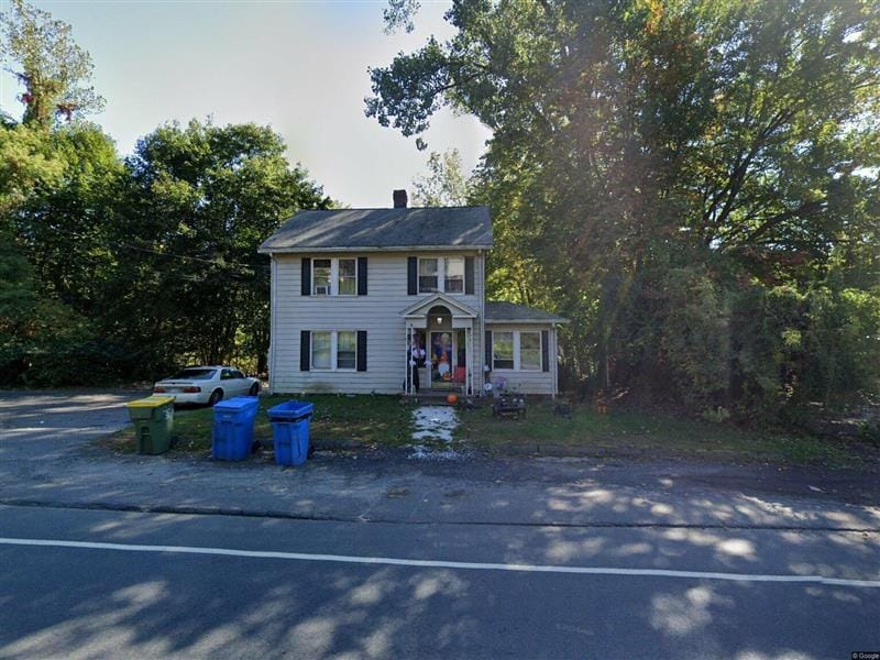 Building Photo - Large single family home