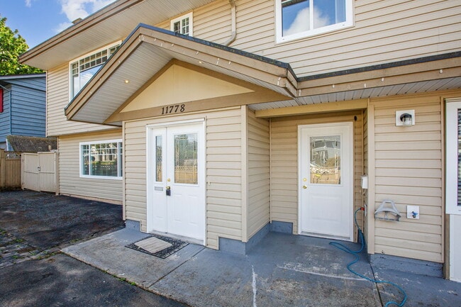 Building Photo - Spacious 3 Bed 1.5 Bath upper level Home for Rent in Delta!