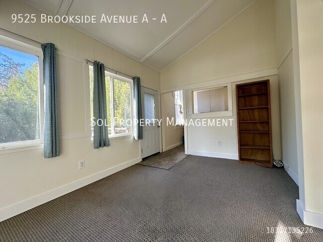 Foto del edificio - 9525 Brookside Ave