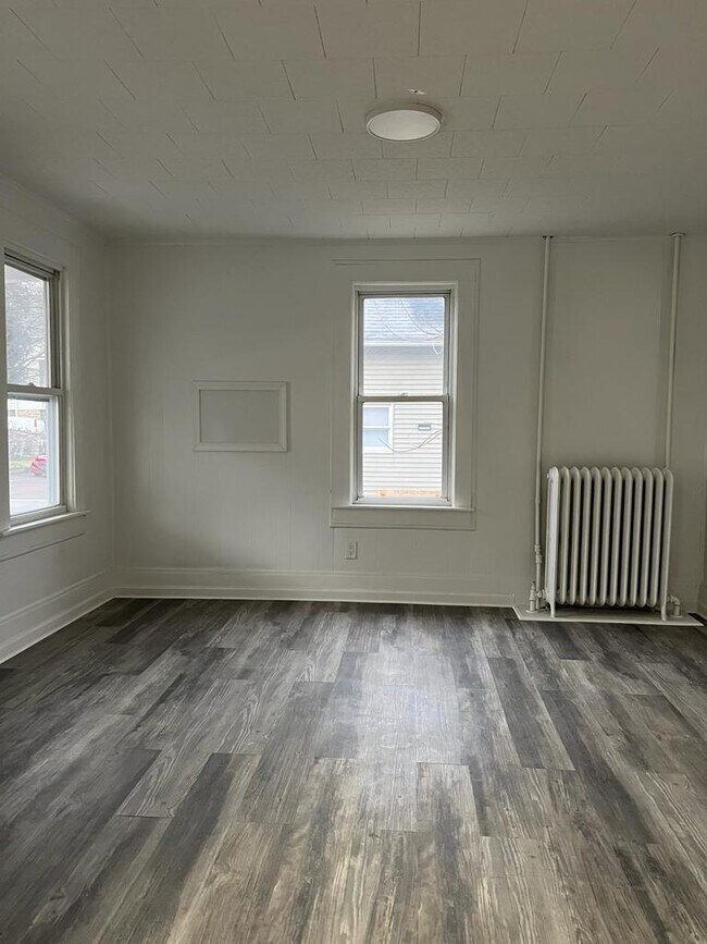Living Room - 220 State St