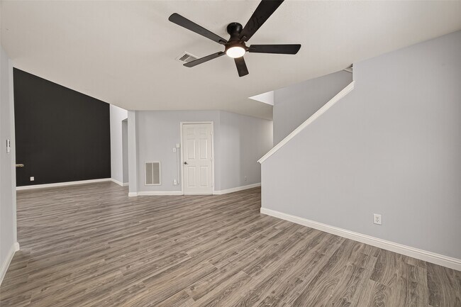 Foto del edificio - 12819 Wisteria Park Dr