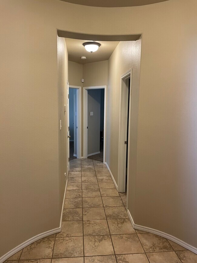 Building Photo - 2805 Cagle Ln