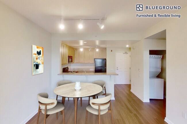 Foto del edificio - 1099 Admiral Ct