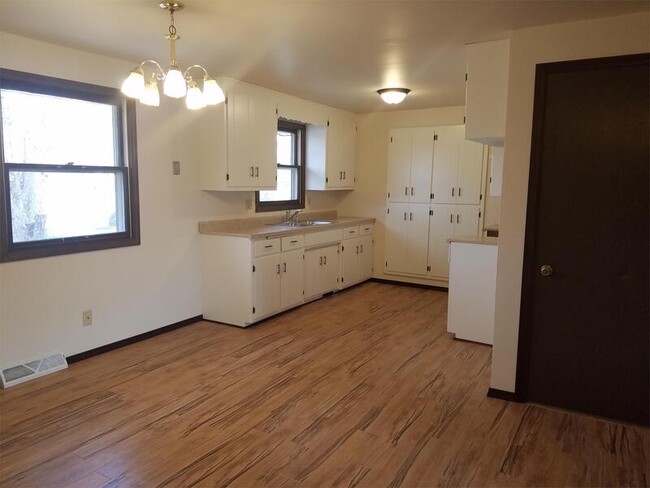 Building Photo - 611 Greene Ave