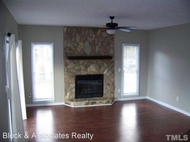 Building Photo - 3 br, 2 bath House - 7304 Avila Dr
