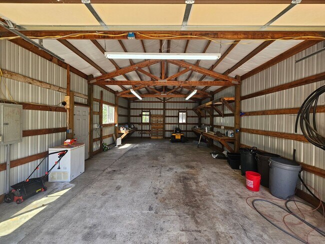 Building Photo - Beautiful Home with Massive Shop