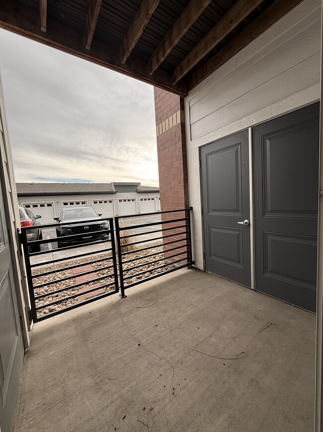 patio-park-hill-4000-1x1-B104-Ash-A1-01-28-2026 - Park Hill 4000